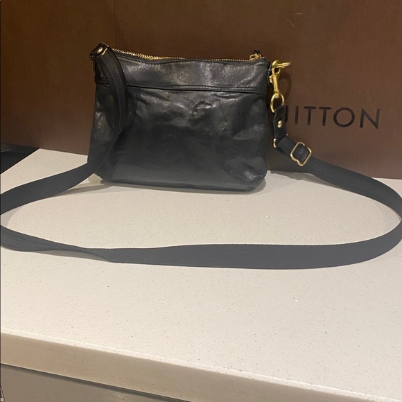 Coach poppy black bag you can wear as crossbody with gold zipper - Picture 6 of 12